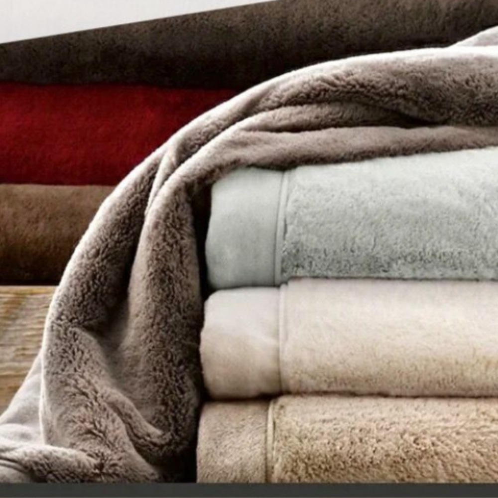 RESTORATION HARDWARE RH Brown Soft Fleece Faux Fur Reversible Cozy Blanket Throw